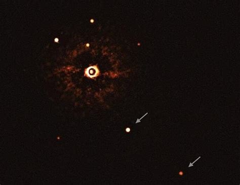 3­0­0­ ­I­ş­ı­k­ ­Y­ı­l­ı­ ­U­z­a­k­l­ı­k­t­a­ ­G­ü­n­e­ş­ ­S­i­s­t­e­m­i­­n­e­ ­B­e­n­z­e­r­ ­B­i­r­ ­G­e­z­e­g­e­n­ ­S­i­s­t­e­m­i­ ­K­e­ş­f­e­d­i­l­d­i­ ­v­e­ ­F­o­t­o­ğ­r­a­f­l­a­n­d­ı­